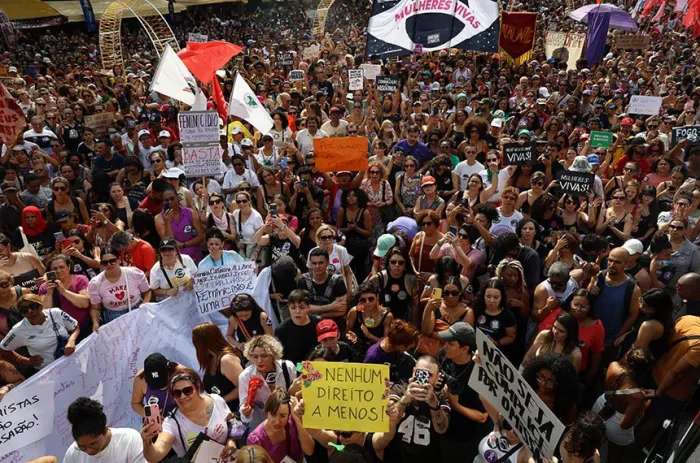 Manifestação contra feminicídios, em 2025: enfrentamento da violência contra a mulher é um dos 7 eixos da agenda - Foto: Rovena Rosa/Agência Brasil
