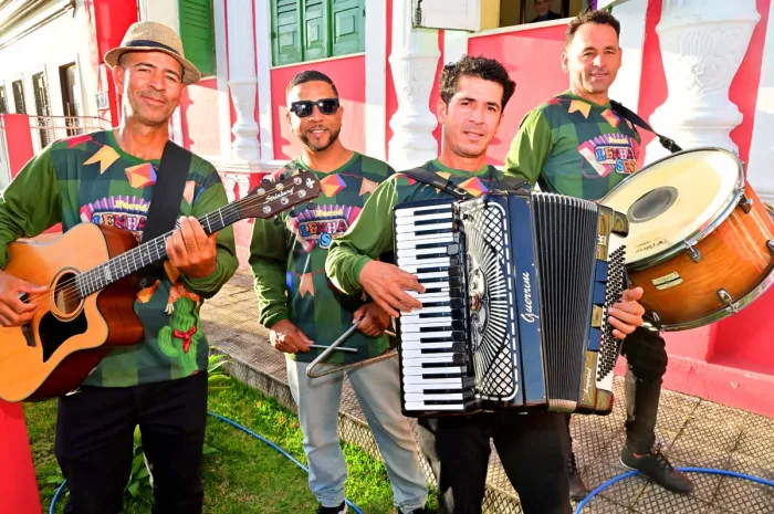 Da Prefeitura de Vitória da Conquista para os palcos: Banda Forró Lenha Seca valoriza cultura nordestina 