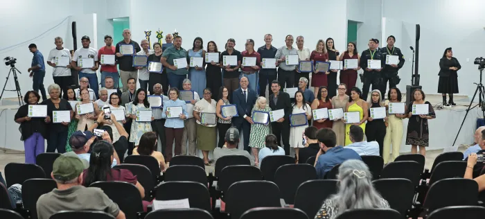  Foram entregues títulos honoríficos de cidadãos honorários de Rondônia, Medalhas do Mérito Legislativo e votos de louvor (Foto: Thyago Lorentz | Secom ALE/RO)