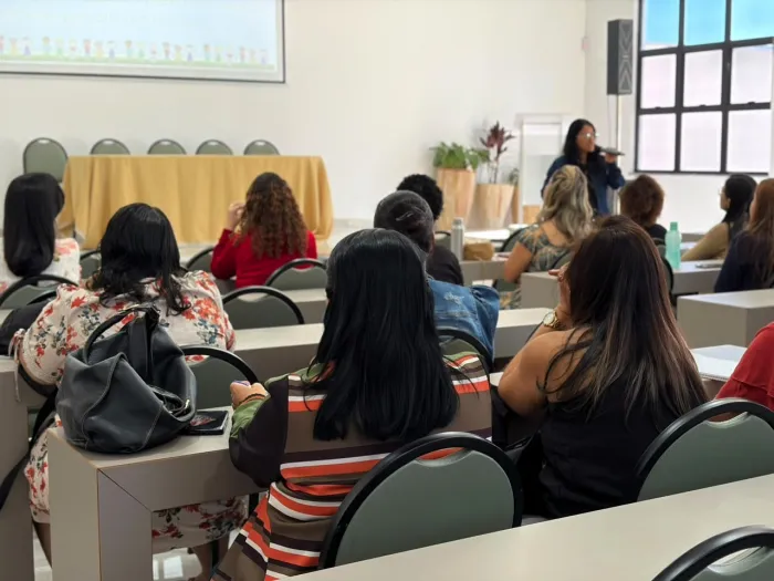 Profissionais da educação participam de formações sobre inclusão e gestão pedagógica
