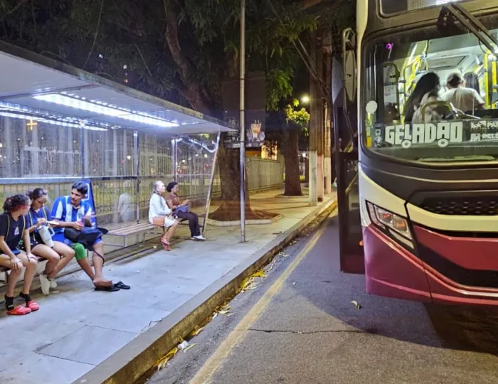 Iluminação em LED volta aos abrigos de ônibus de Belém