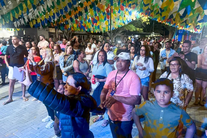Arraiá da Conquista: Carreta da Cultura leva Zequinha do Acordeon ao distrito de Iguá