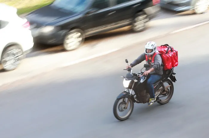 Congresso avalia MP que cria linha de crédito para motociclista de aplicativo