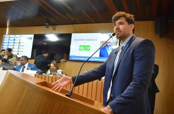 Eduardo Andrade critica desperdício de recursos públicos por falta de comunicação entre Caema e Prefeitura