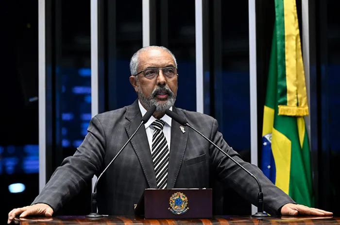 Paim: Fim da escala 6x1 pode elevar arrecadação previdenciária