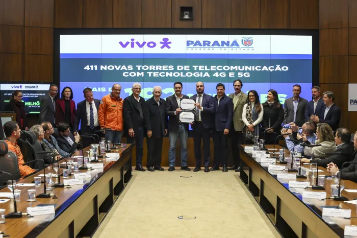 Governador anuncia parceria de R$192 milhões com a Vivo para ampliar cobertura de telefonia e internet
