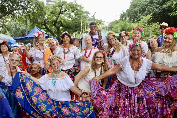 A programação reuniu atrações culturais como percussão, coral, dança cigana, charme e carimbó - Divulgação