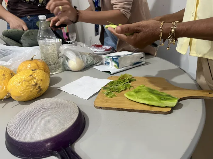 Crav promove oficina para mulheres atendidas pelo serviço sobre uso da palma na alimentação