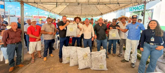  Entrega de condicionadores de solo adquiridos por meio de emenda parlamentar (Foto: Victor Valone | Assessoria Parlamentar)