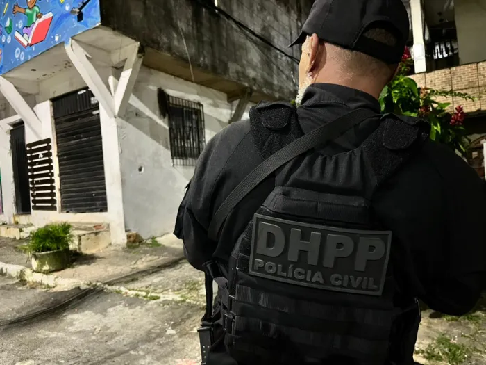 Investigados foram presos na Bahia, Rio de Janeiro e Santa Catarina; grupo é apontado como responsável por homicídios e tráfico de drogas - 16/06/2026 - Fonte/Crédito: ASCOM PCBA