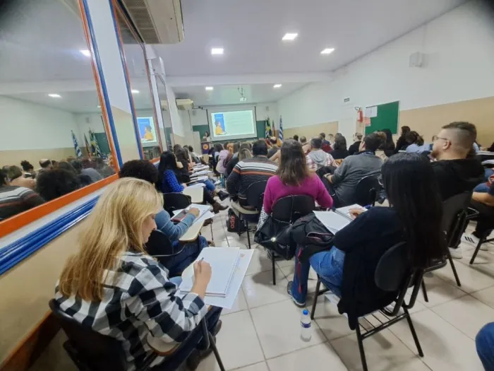 Rede municipal de ensino de Araçatuba participa de formação regional sobre alfabetização