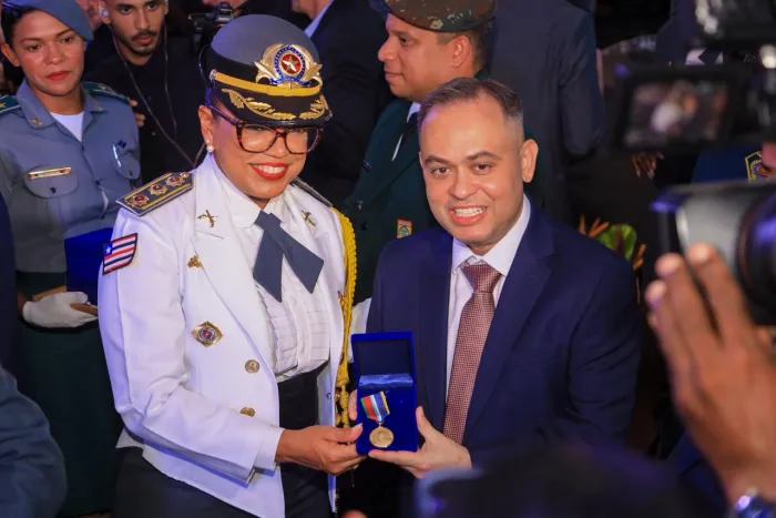 Catulé Júnior recebe maior honraria da Polícia Militar em reconhecimento à sua atuação em defesa da segurança pública