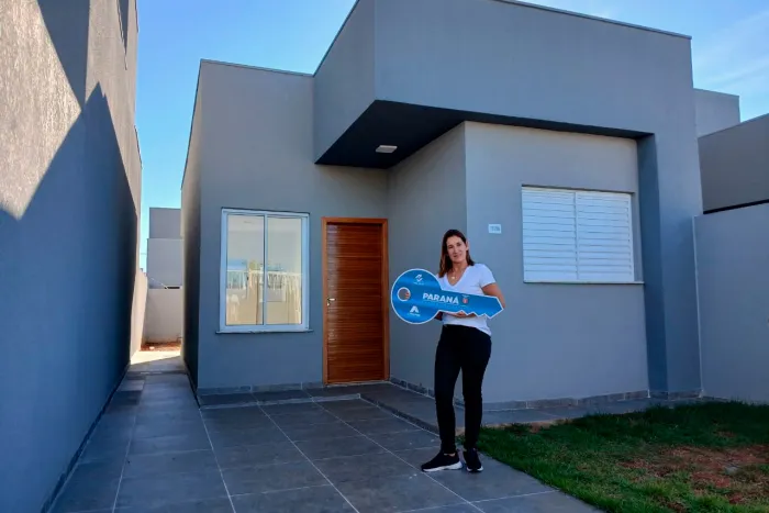 Residencial entregue em Umuarama tem todas as casas subsidiadas pelo Estado