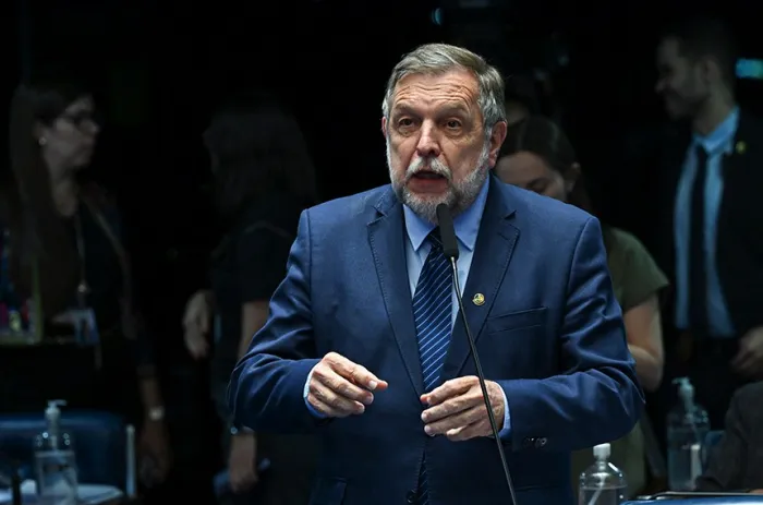 O senador Flávio Arns, autor do projeto transformado em lei - Foto: Jefferson Rudy/Agência Senado