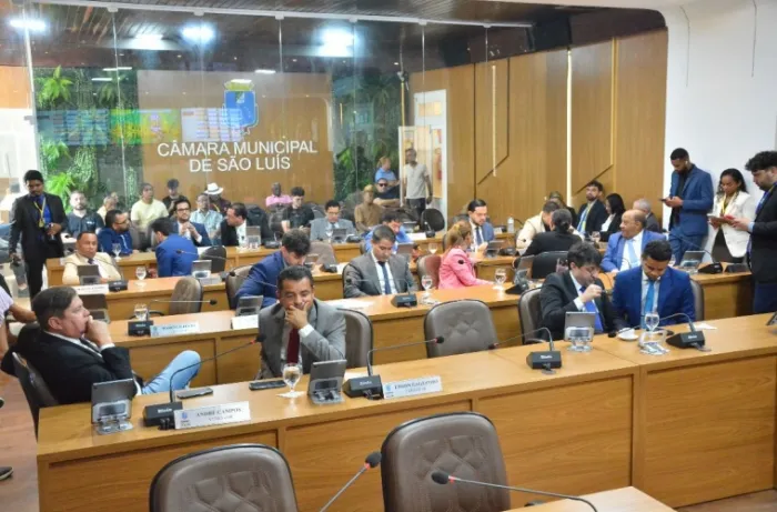 Projetos de lei aprovados nesta terça-feira dispõem sobre Caderneta da Criança e áreas costeiras urbanas