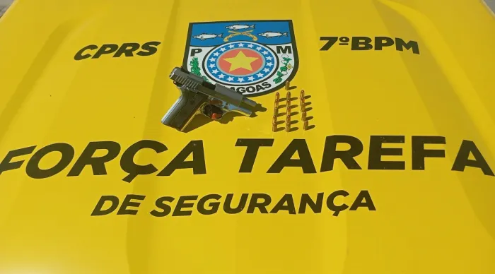 Polícia Militar apreende duas armas de fogo e 336 porções de drogas em ações no Sertão