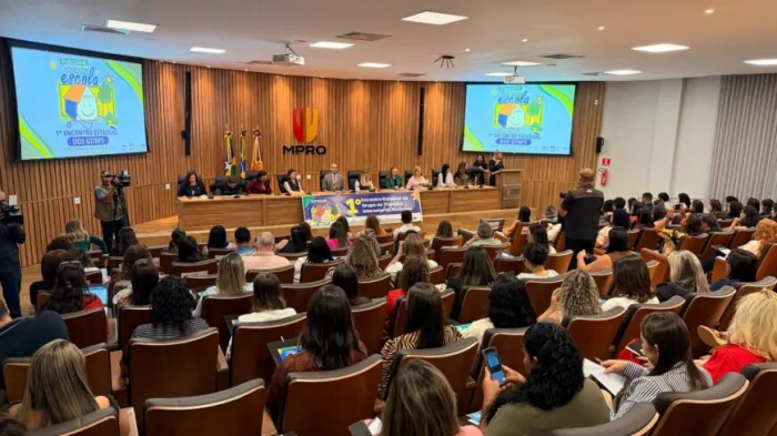 O evento segue até esta quinta-feira (18), com o objetivo de fortalecer a articulação entre os setores da saúde e da educação