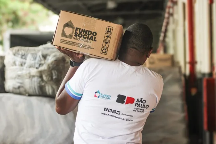 Governo de SP monta abrigo emergencial e envia ajuda humanitária após incêndio na região de Paraisópolis