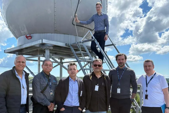 Equipes do Simepar e do IAT testam novo radar meteorológico na Finlândia