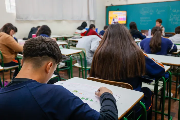 Paraná é o 1º do país a incluir previdência na grade curricular de escolas públicas