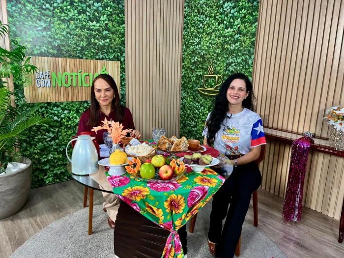 Elda Borges (e) recebeu Glaucya Oliveira em clima junino no Café desta sexta-feira