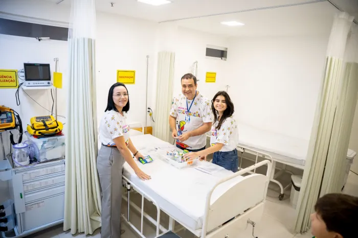 ,As equipes que prestam atendimento são organizadas e coordenadas pela Diretoria de Saúde e Medicina Ocupacional da Assembleia
