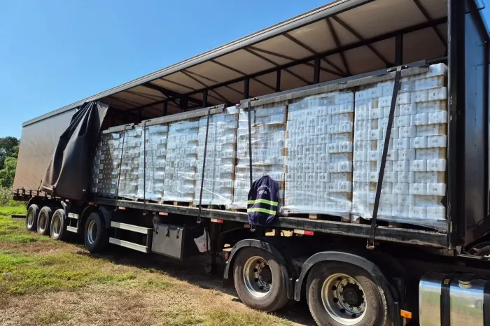 Sefa apreende mais de 8 mil caixas de cerveja, 48 toneladas de soja e peças de PVC
