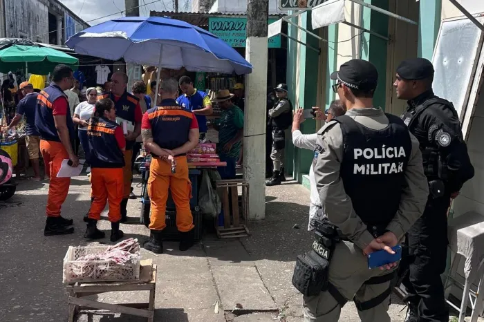A fiscalização percorreu a feira livre da cidade - Ascom PMAL