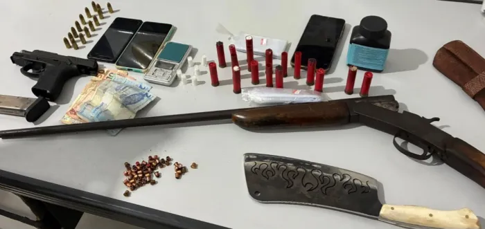 Polícia Civil deflagra operação contra o tráfico de drogas e apreende armas em Castro Alves e Santa Terezinha - 21/06/2026 - Fonte/Crédito: divulgação Ascom-PCBA 