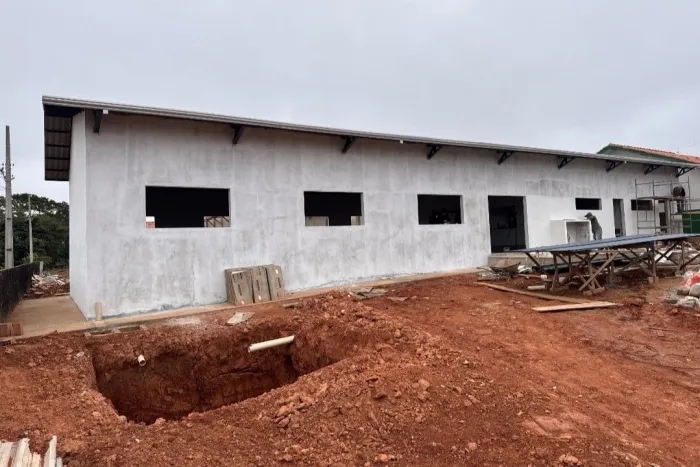  Obra do refeitório está em andamento na Escola Educandário Paulo Freire (Foto: Claudney Araújo | Assessoria Parlamentar)
