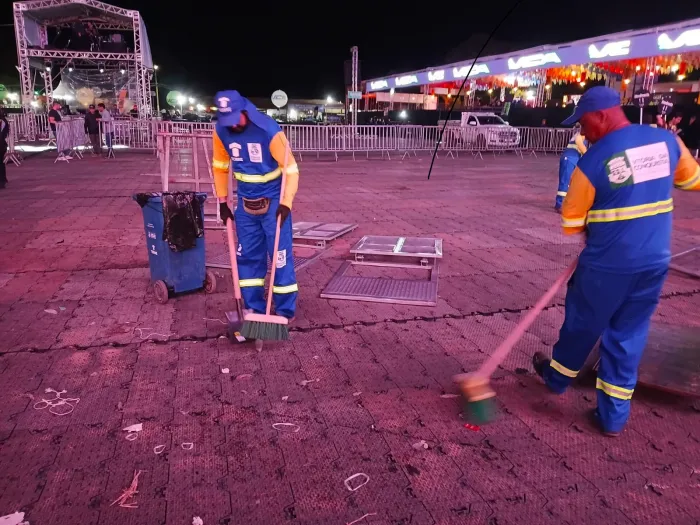 Arraiá da Conquista: equipes de limpeza atuam durante e após a festa para manter Parque de Exposições organizado