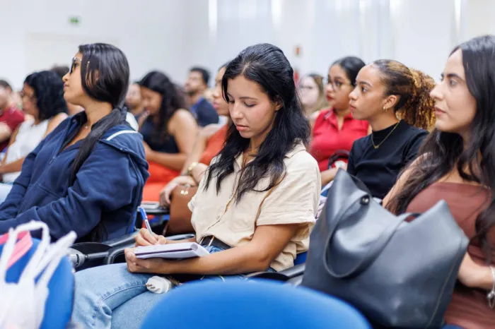 A iniciativa é destinada a estudantes de graduação presencial e de Educação à Distância (EAD) - Ascom Seplag