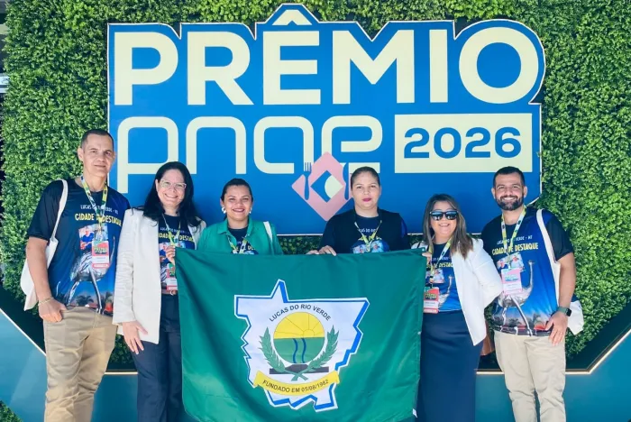 Merendeiras de Lucas do Rio Verde recebem prêmio PNAE 2026 em Brasília