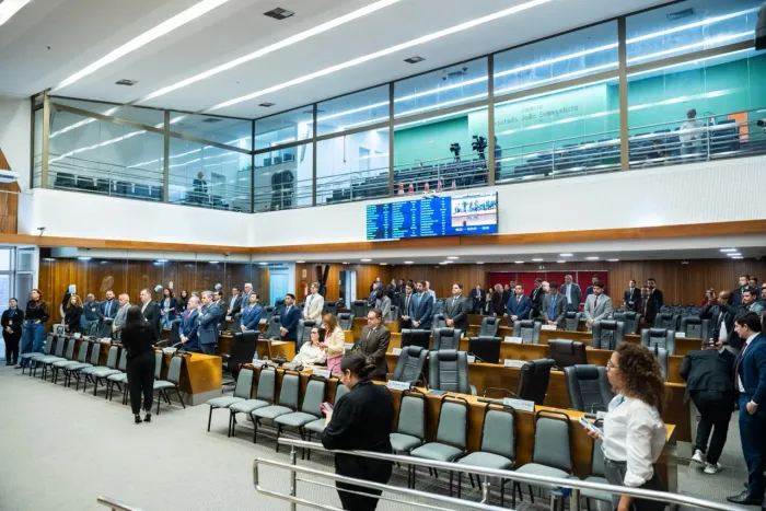 Assembleia faz minuto de silêncio em memória do advogado Igor Albert Barbosa Lima