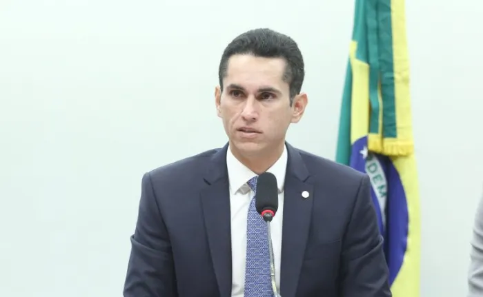 Comissão aprova proposta que regulamenta a profissão de carnaubeiro