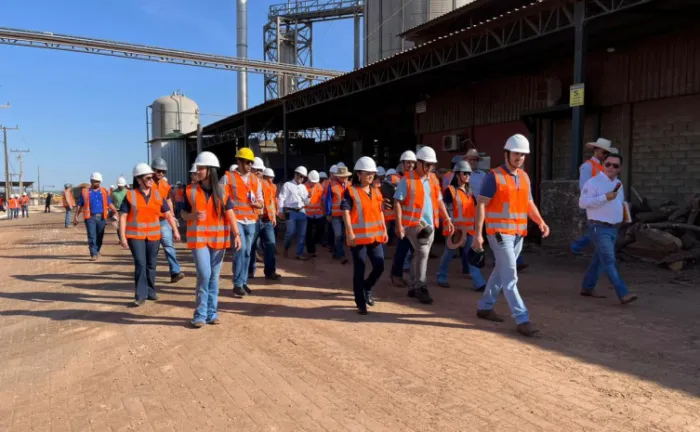 Participantes da 5ª edição da Rota da Pecuária acompanham visita técnica à Fazenda Conforto, em Nova Crixás (GO), primeira parada da expedição - Foto: Marco Antônio Gama/Governo do Tocantins