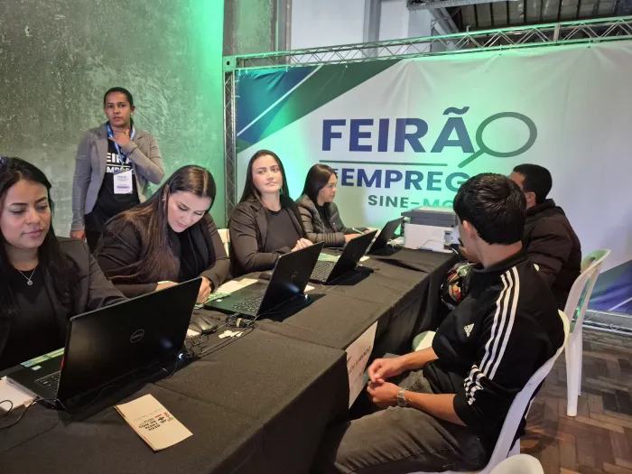 Feirão de Empregos conecta trabalhadores a mais de 10 mil oportunidades em Minas Gerais