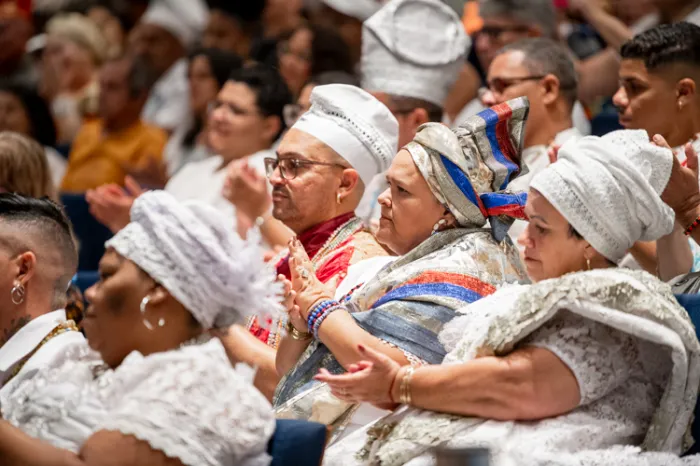 Câmara Legislativa homenageia cargos de sustentação das comunidades de terreiro
