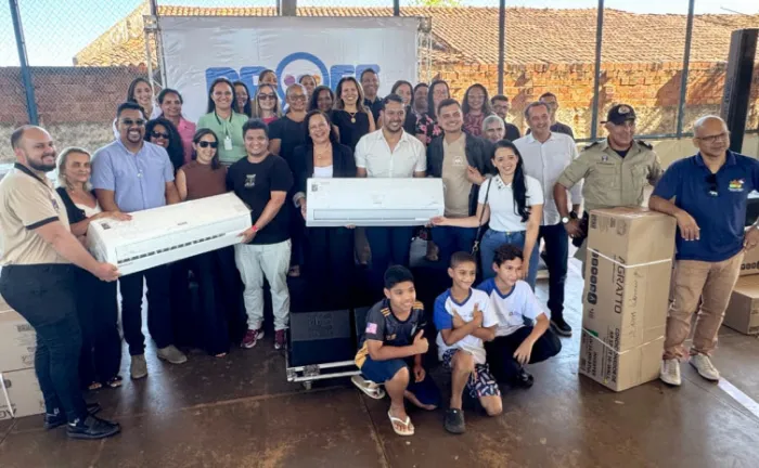 Iniciativa vem sendo executada em todas as SREs do estado, por meio da instalação de aparelhos de ar-condicionado e da adequação da estrutura elétrica das unidades escolares - Foto: Nilson Chaves/Governo do Tocantins