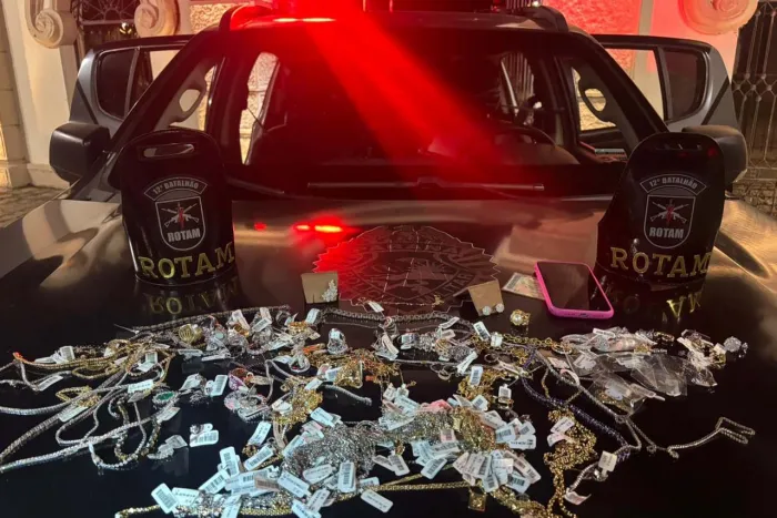 Em ação integrada, PMPR recupera joias roubadas em shopping de Curitiba