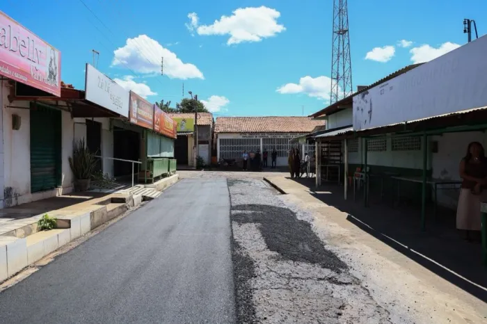 Governo do Estado asfalta 17 ruas em Demerval Lobão e amplia mobilidade urbana no município