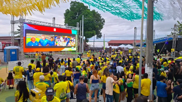 Música, dança e diversão transformam Rua do Hexa em grande festa 