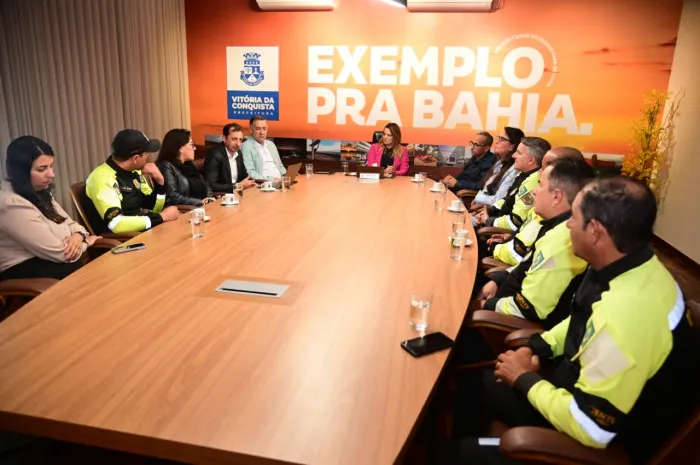 Governo Municipal dialoga com agentes de trânsito e apresenta atualização de bonificações da categoria