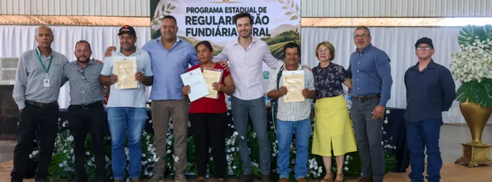 Governo de Minas entrega 163 títulos de regularização fundiária a produtores rurais de Bocaiuva