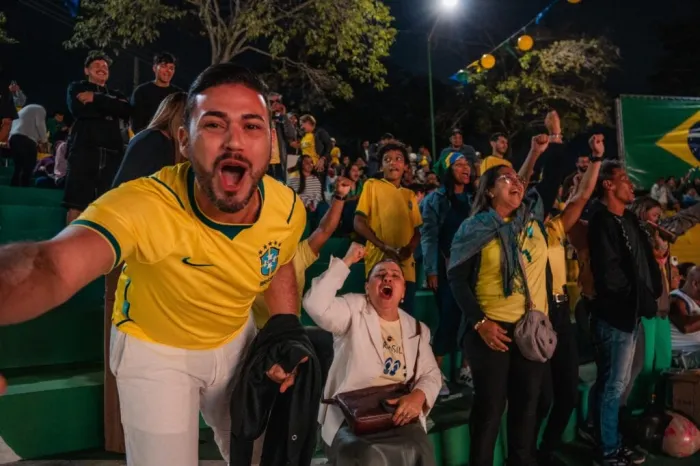 Torcida acreana se reuniu na Concha Acústica para assistir à terceira partida da Copa Do Mundo