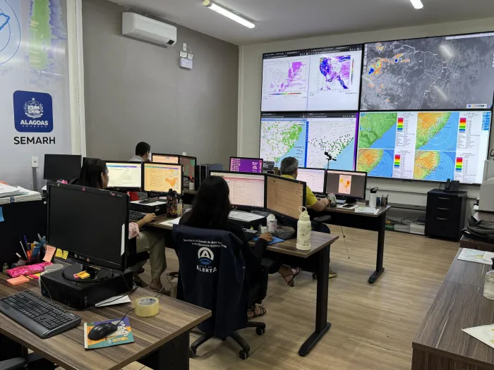 Alagoas entra em estado de atenção com previsão de chuvas intensas até sábado