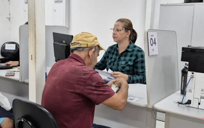 Casal atualiza canais de atendimento presencial e digital para clientes