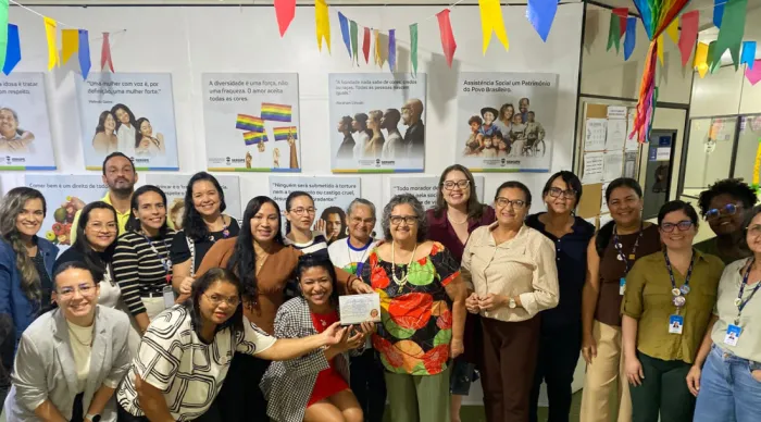 CEAS realiza 6ª sessão ordinária e homenageia conselheira por 12 anos de atuação