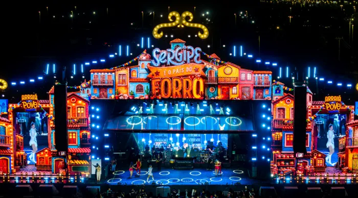 Última sexta-feira do Arraiá do Povo 2026 anima público ao atrair nomes do forró, sertanejo e piseiro