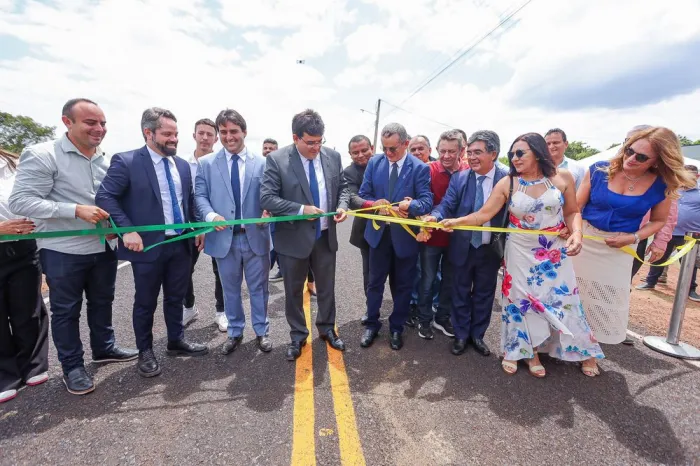 Governo do Piauí restaura rodovia do Parque Sete Cidades e executa 135 km de estradas vicinais em Piracuruca
